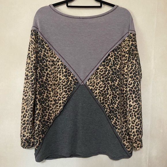 CY Fashion EUC patchwork animal print mixed media geometric design casual top - Picture 3 of 5